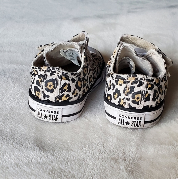 Baby Converse size 6 - Picture 3 of 8